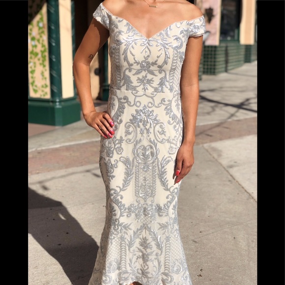 Dress - Picture 2 of 8